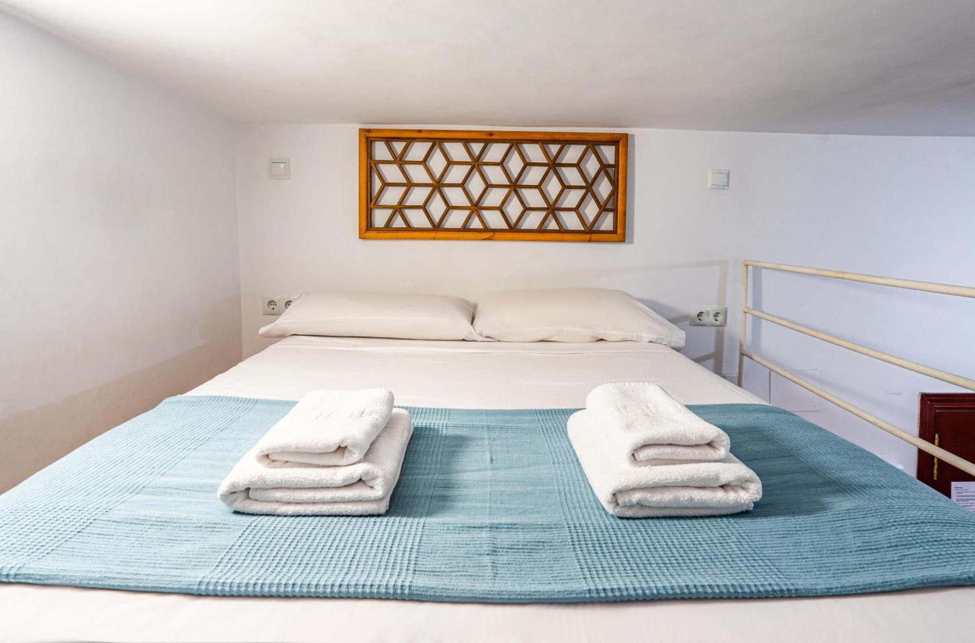 All You Need In The Historic Center Madrid Esterno foto